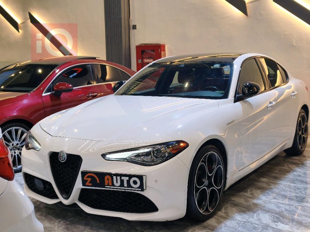 ئەلفا رۆمیۆ Giulia